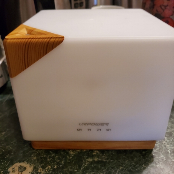 Essential OIL Diffuser - Picture 10 of 10
